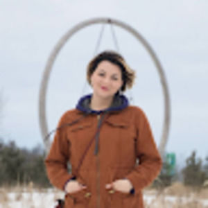 Meet your Posher, Emily b.